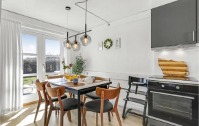 2 Bedroom Beautiful Apartment In Allinge